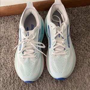 Brooks Women's White and Blue Athletic Shoes